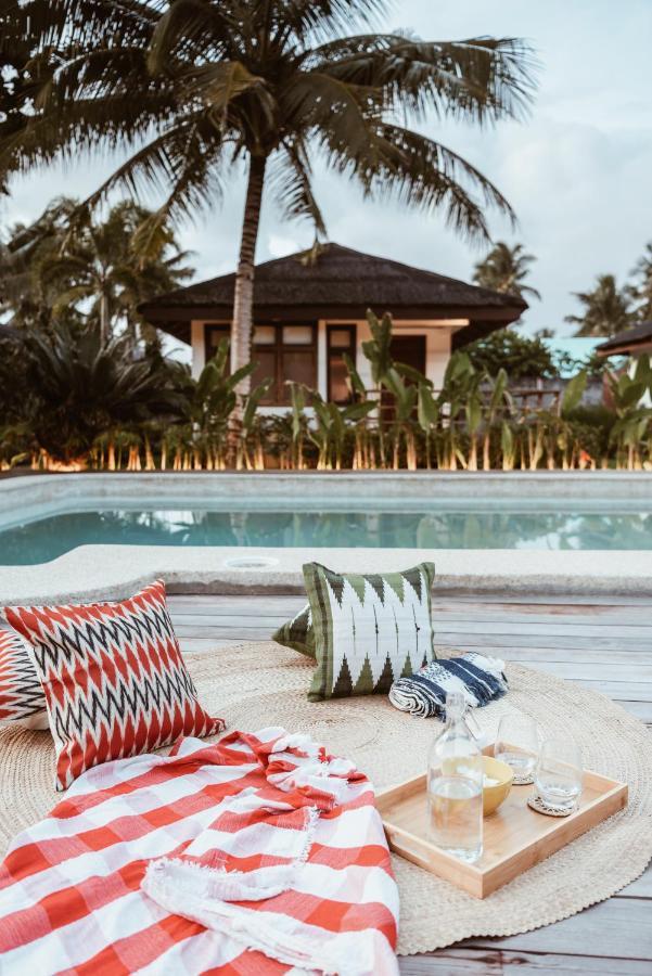 Alon Cloud9 Beach Front Catangnan Екстер'єр фото