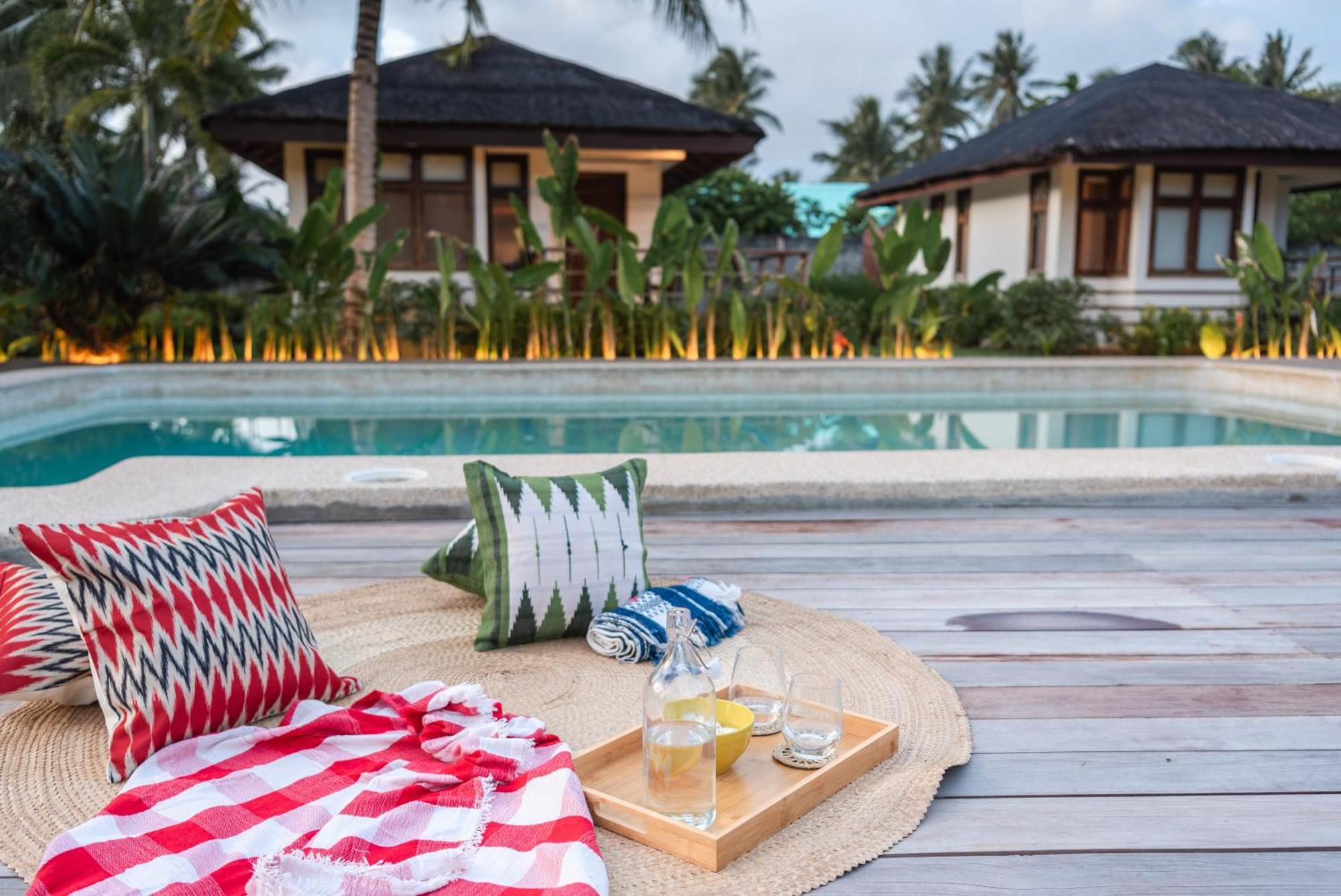 Alon Cloud9 Beach Front Catangnan Екстер'єр фото